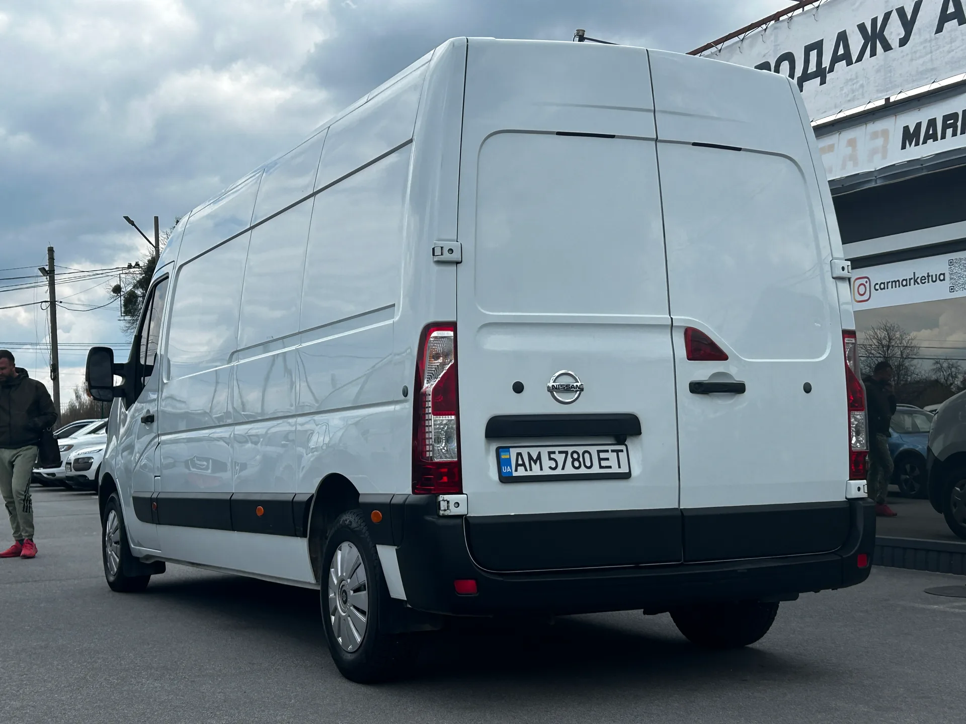 Nissan NV400 — фото 5