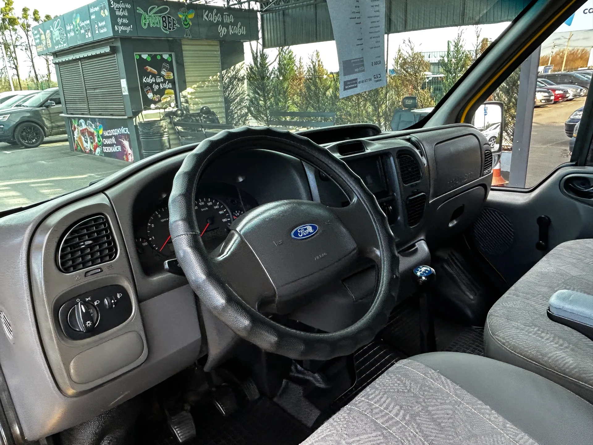 Ford Transit Connect — фото 5