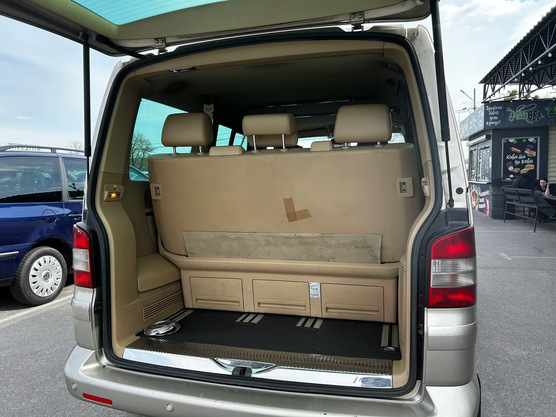 Volkswagen Multivan — фото 8