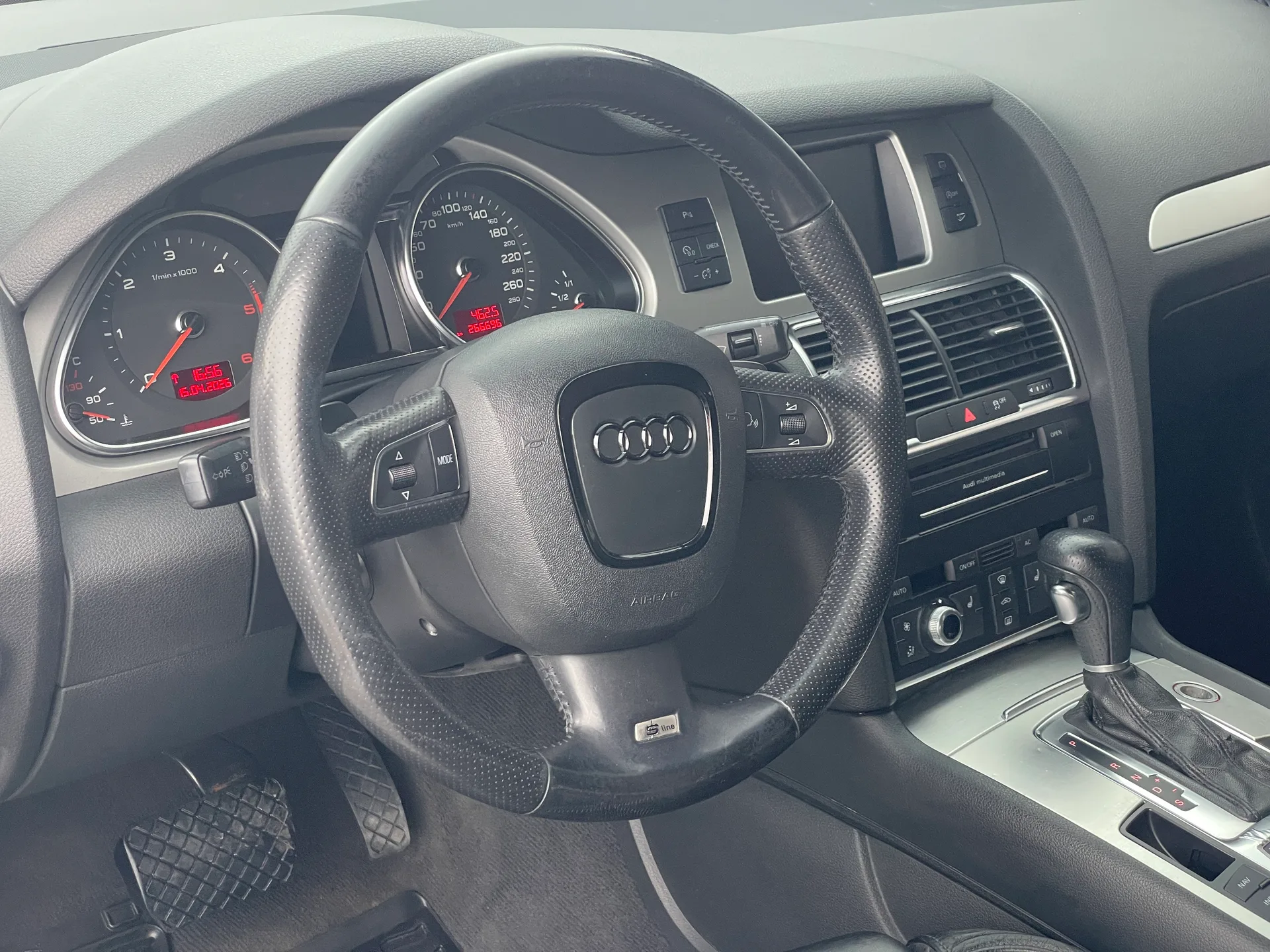 Audi Q7 — фото 11