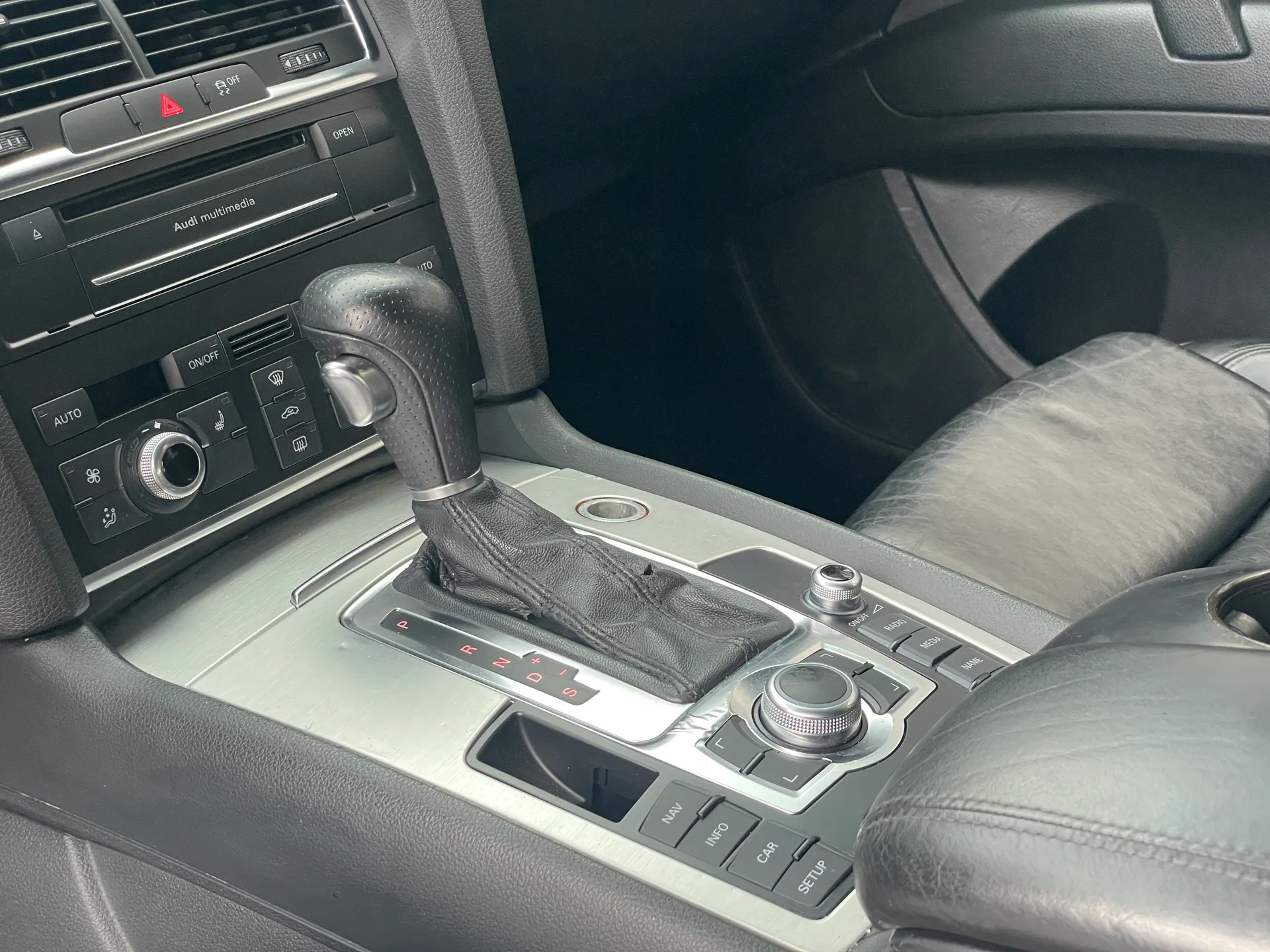 Audi Q7 — фото 12