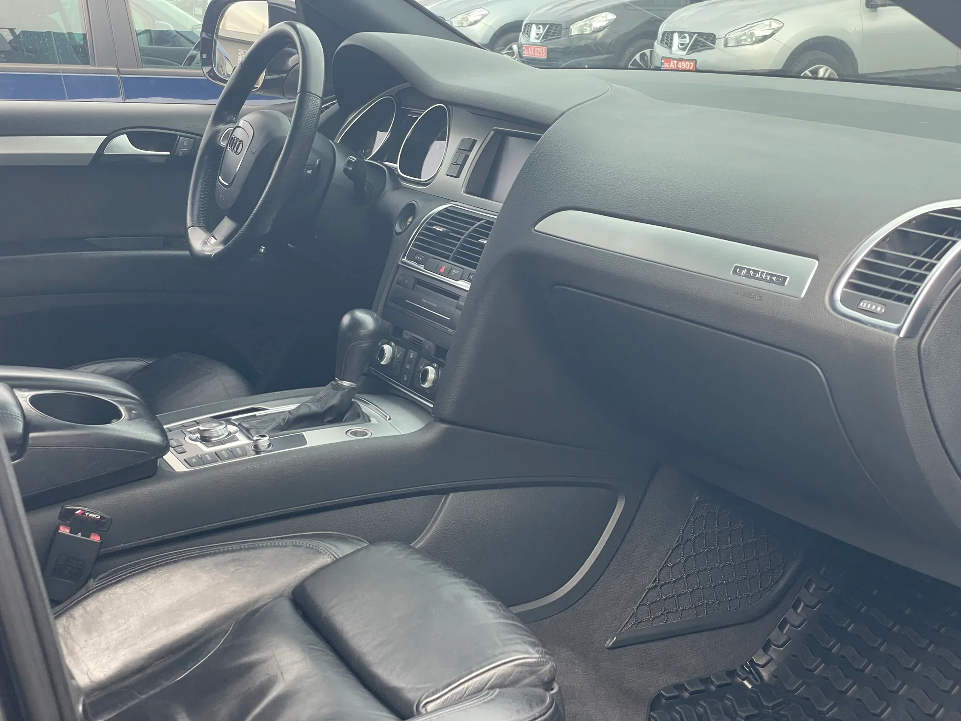 Audi Q7 — фото 13