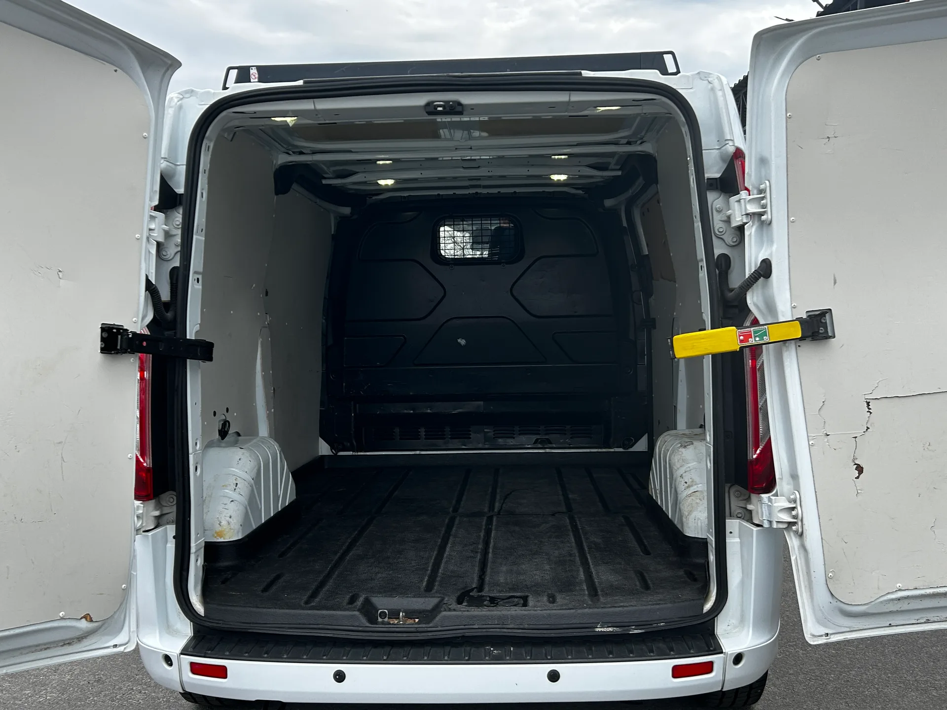 Ford Transit Custom — фото 7