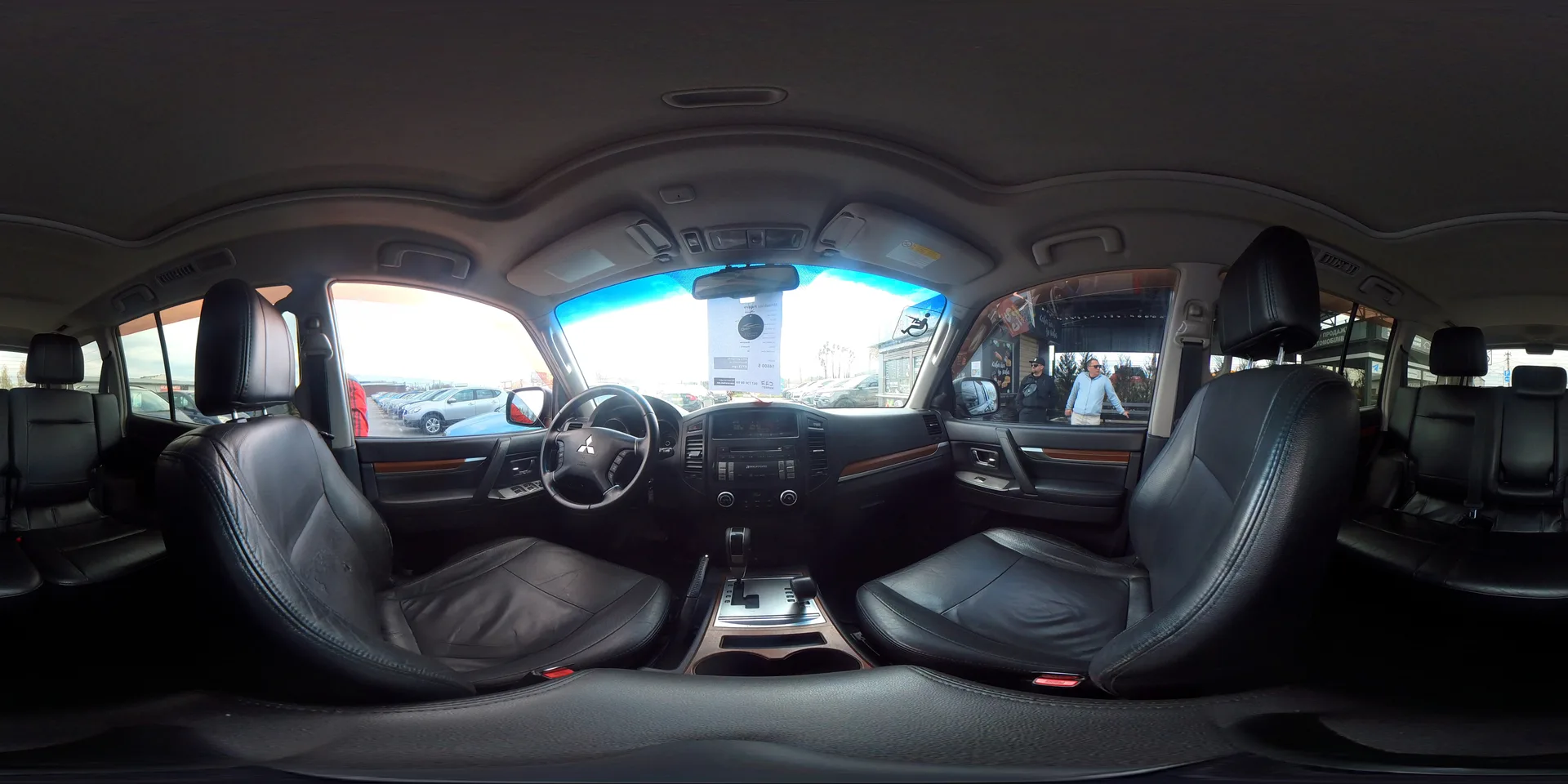 Mitsubishi Pajero — 360°