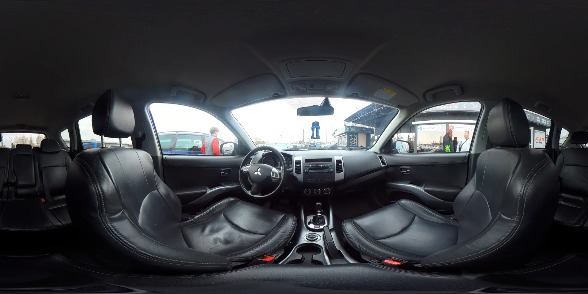 Mitsubishi Outlander — 360°