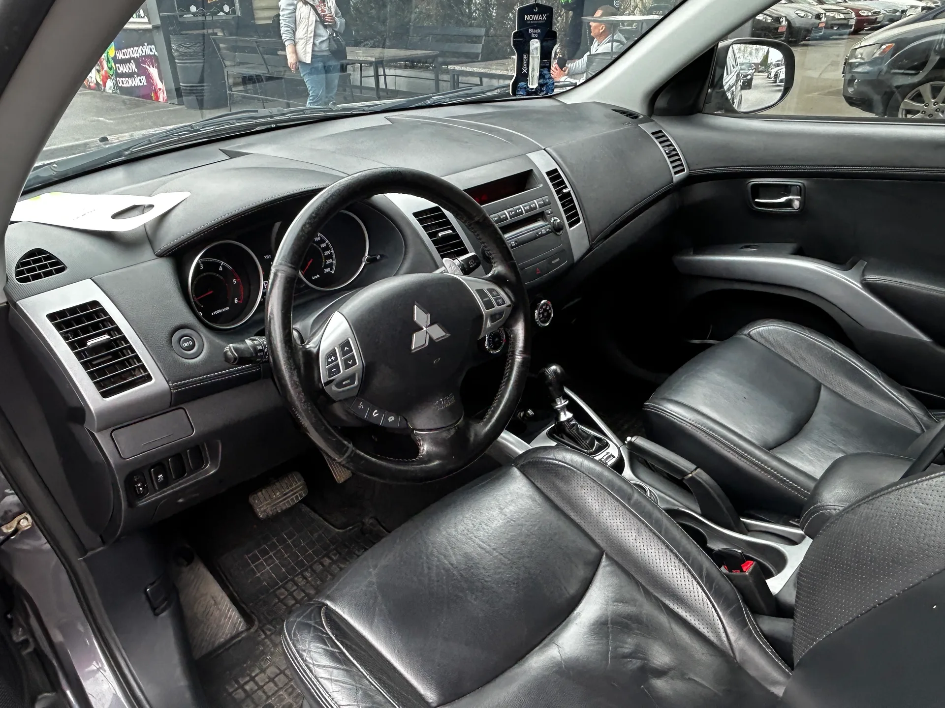 Mitsubishi Outlander — фото 5