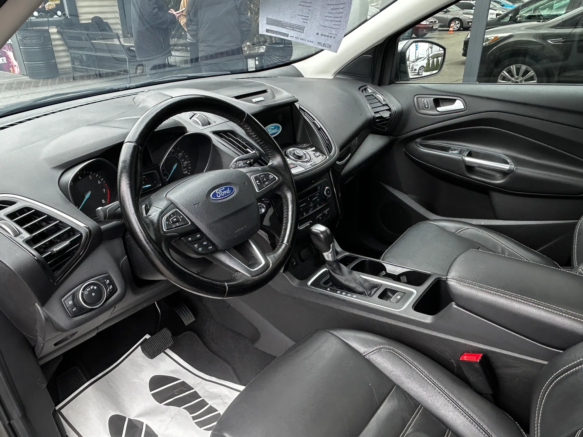 Ford Escape — фото 5