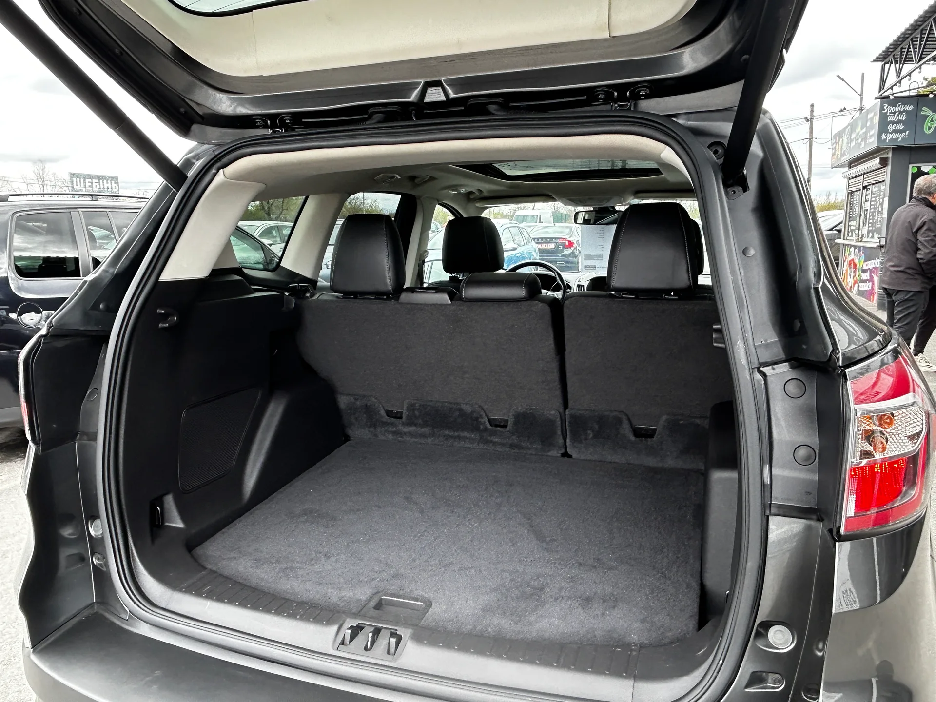 Ford Escape — фото 8