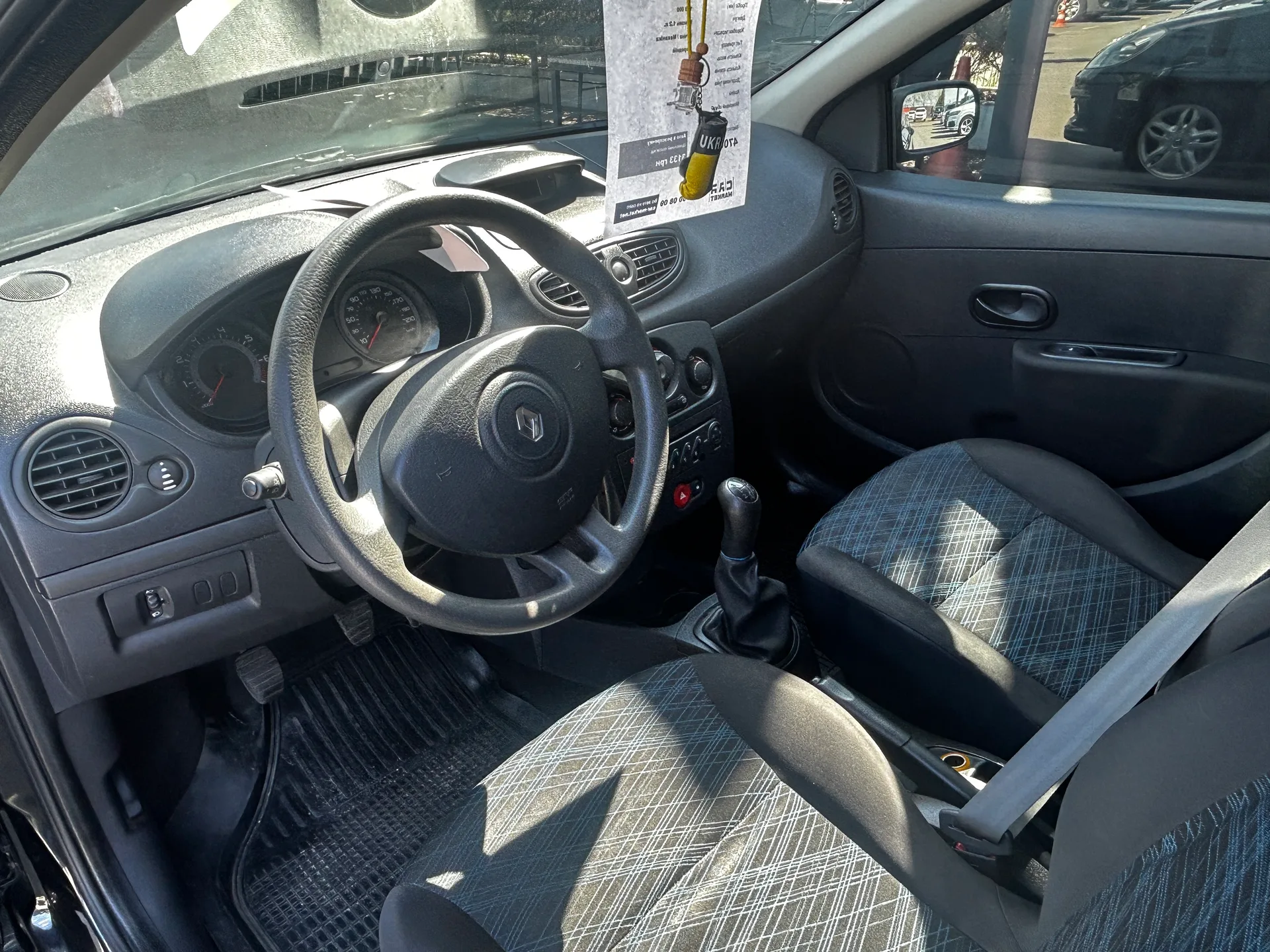 Renault Clio — фото 5