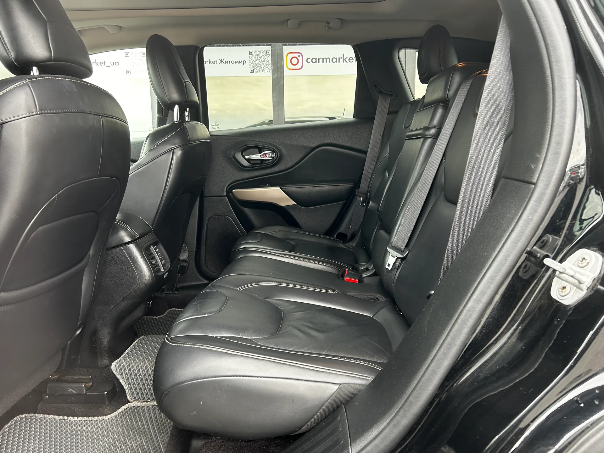 Jeep Cherokee — фото 7