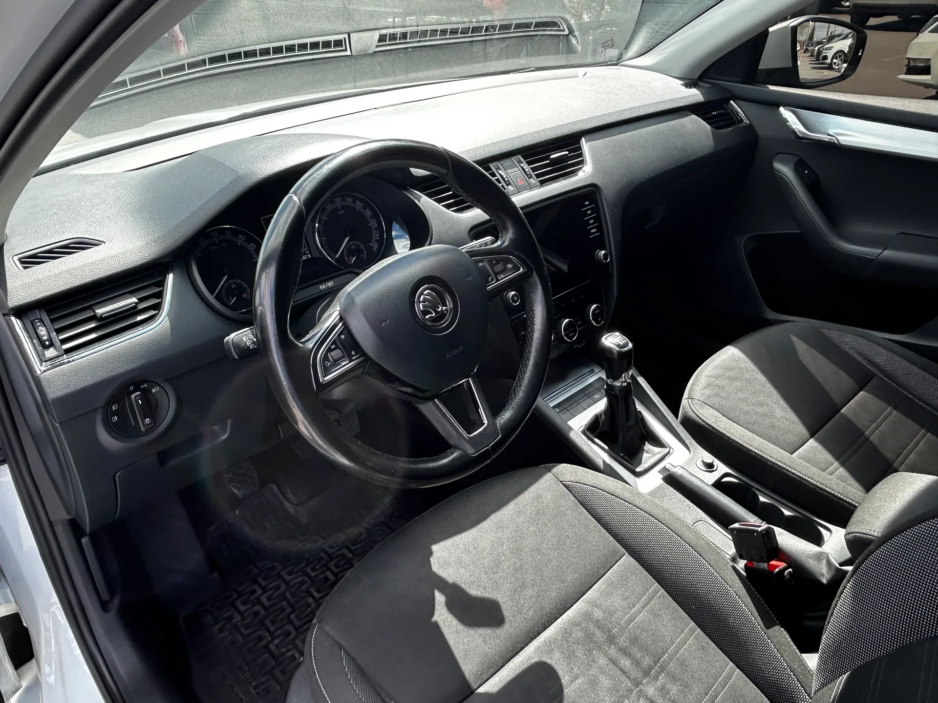 Skoda Octavia — фото 5