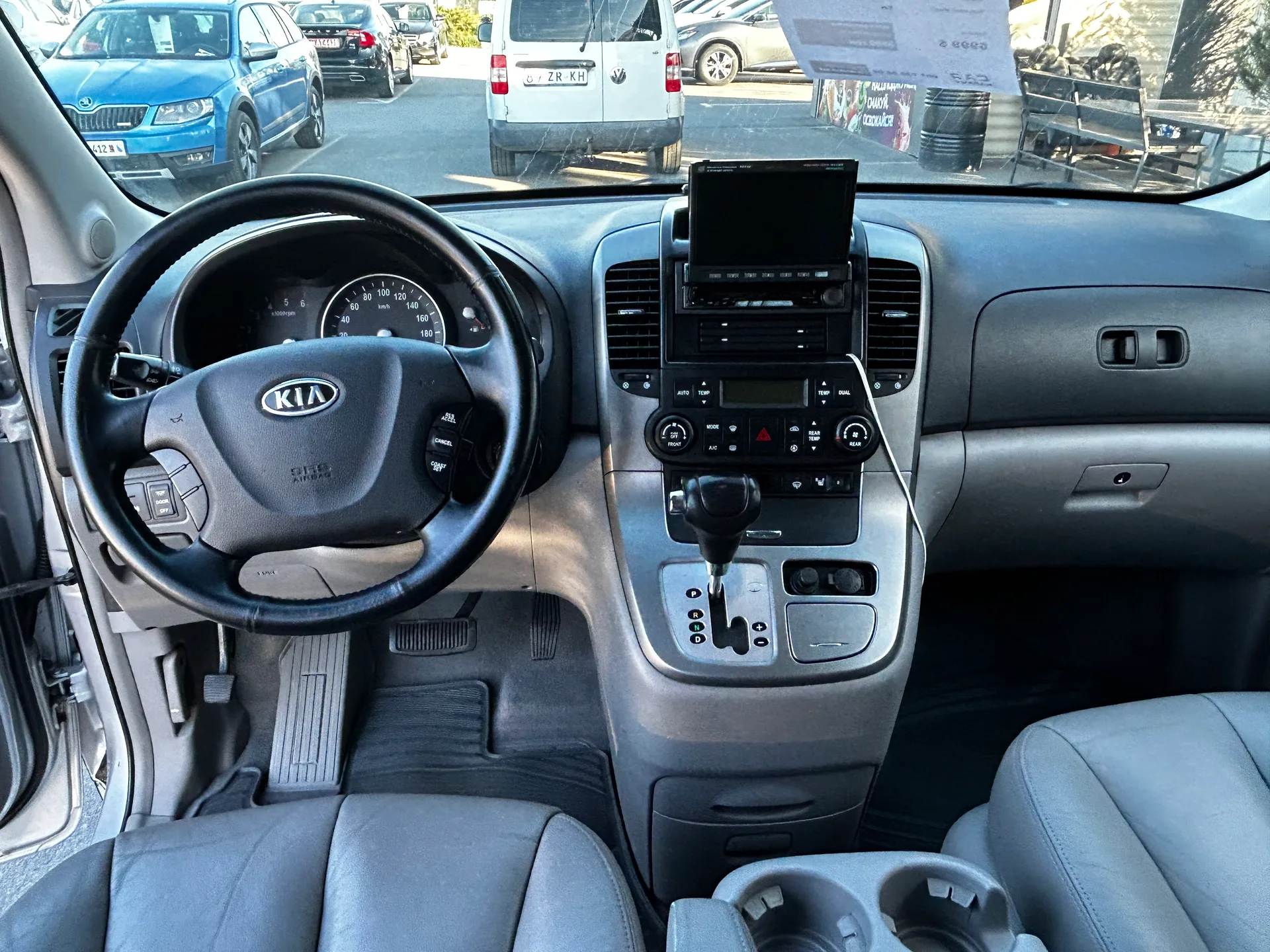 Kia Carnival — фото 6