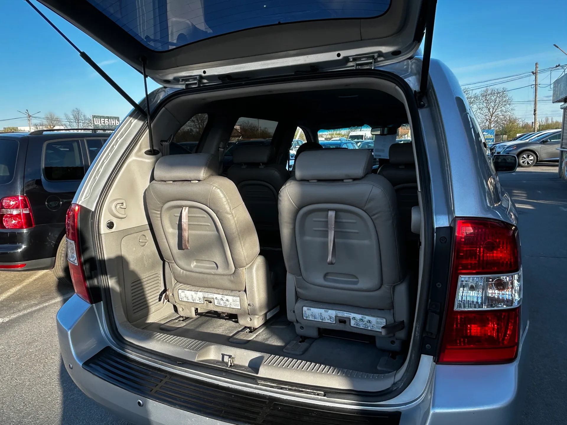 Kia Carnival — фото 8