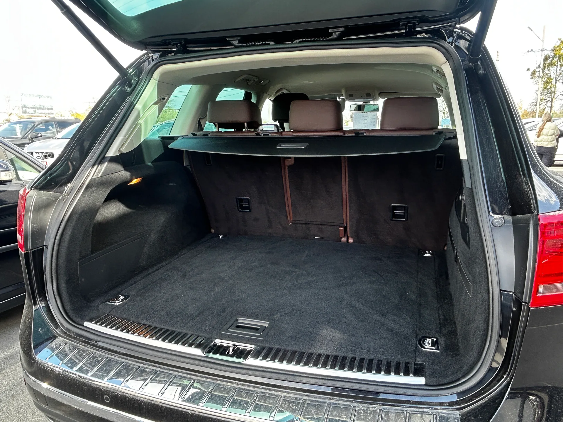 Volkswagen Touareg — фото 8