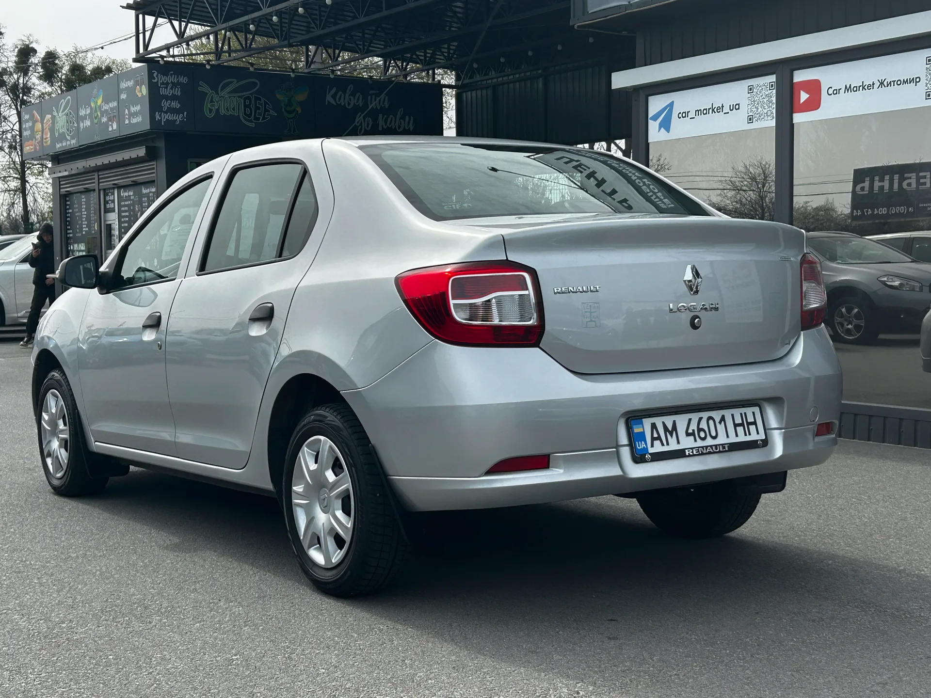 Renault Logan — фото 4