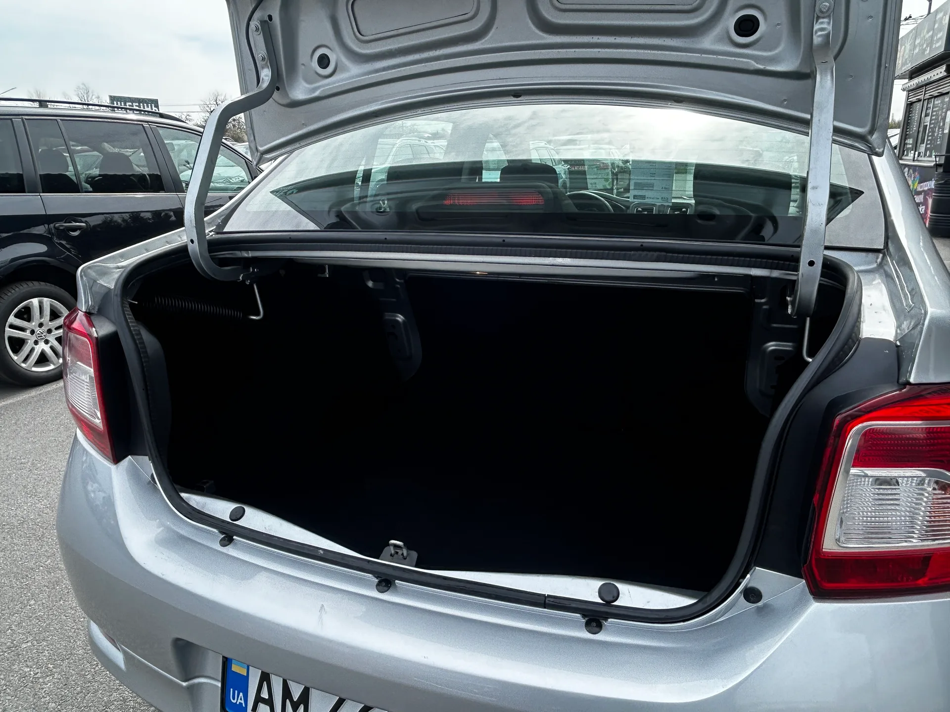 Renault Logan — фото 8