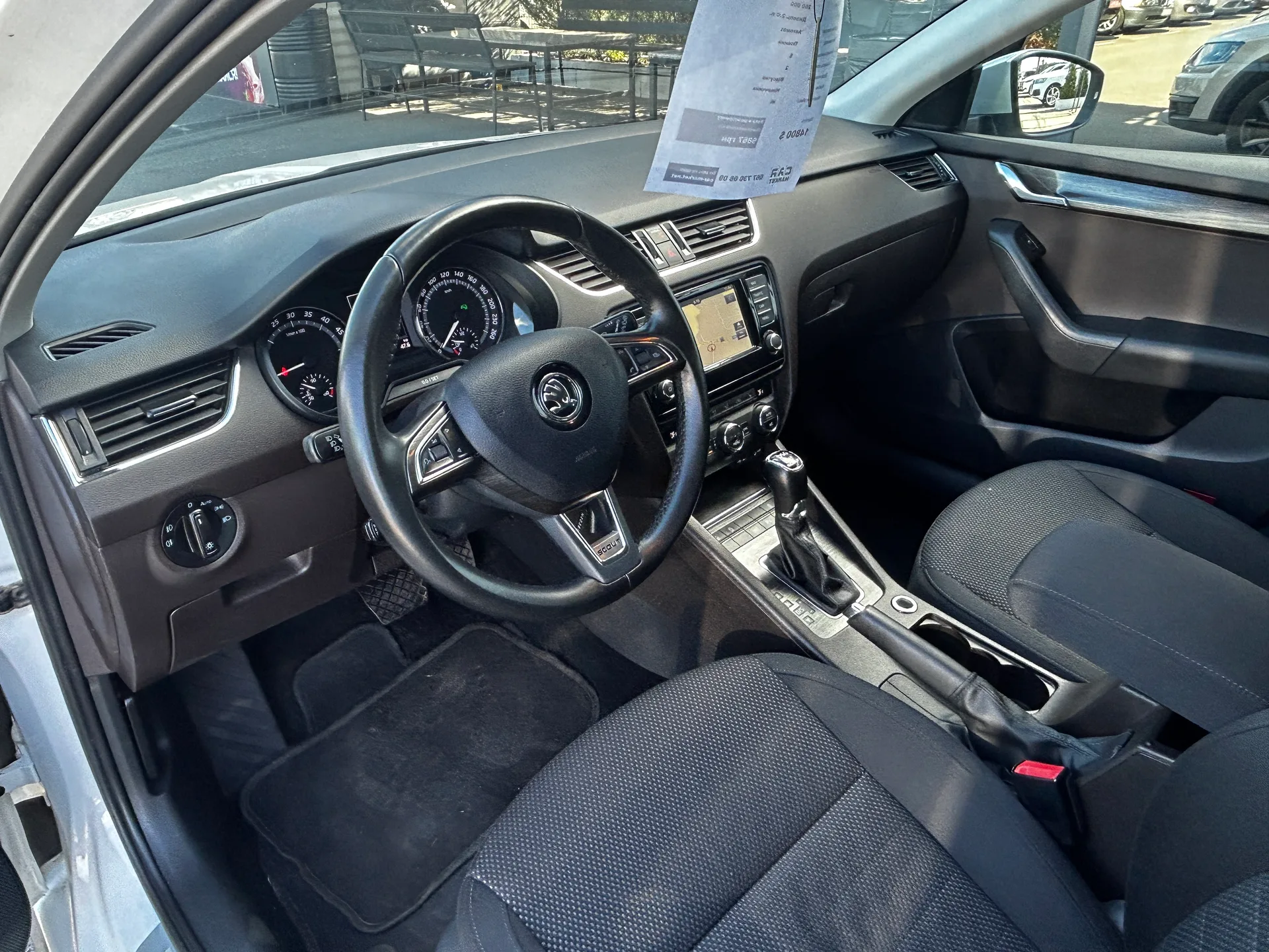 Skoda Octavia Scout — фото 5