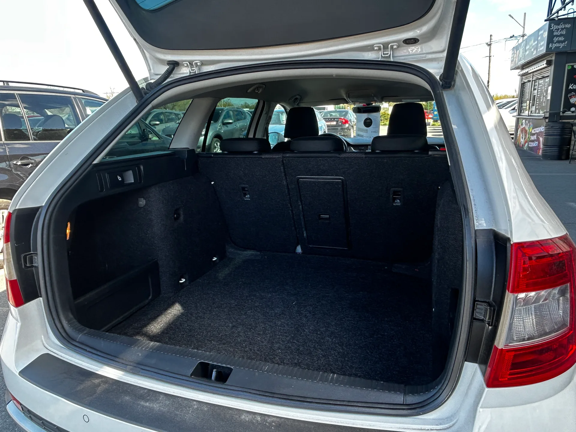 Skoda Octavia Scout — фото 8