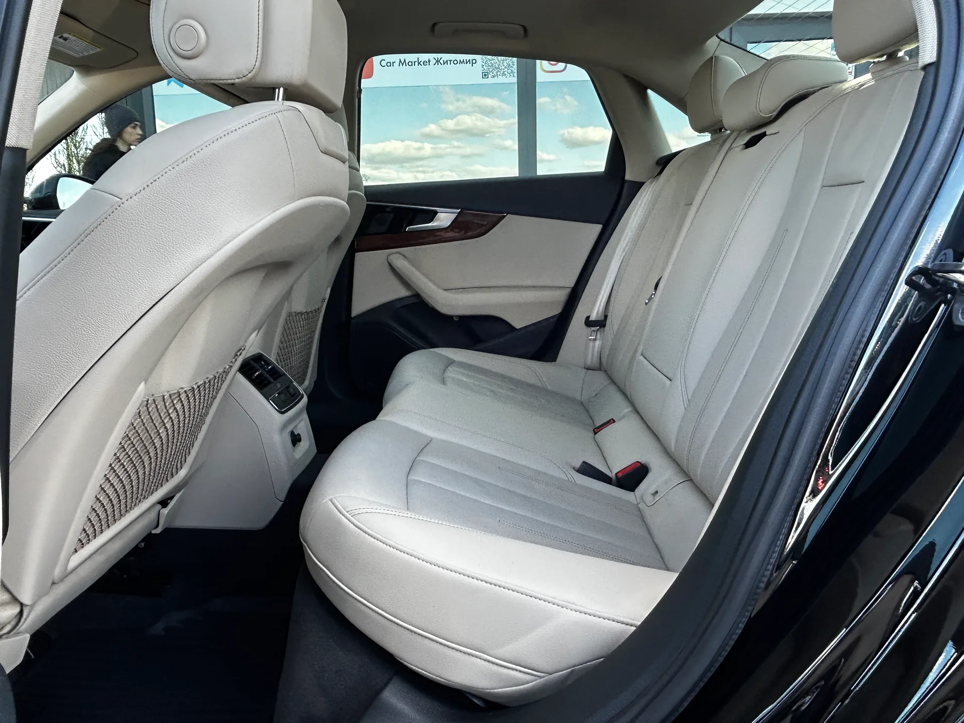 Audi A4 — фото 7