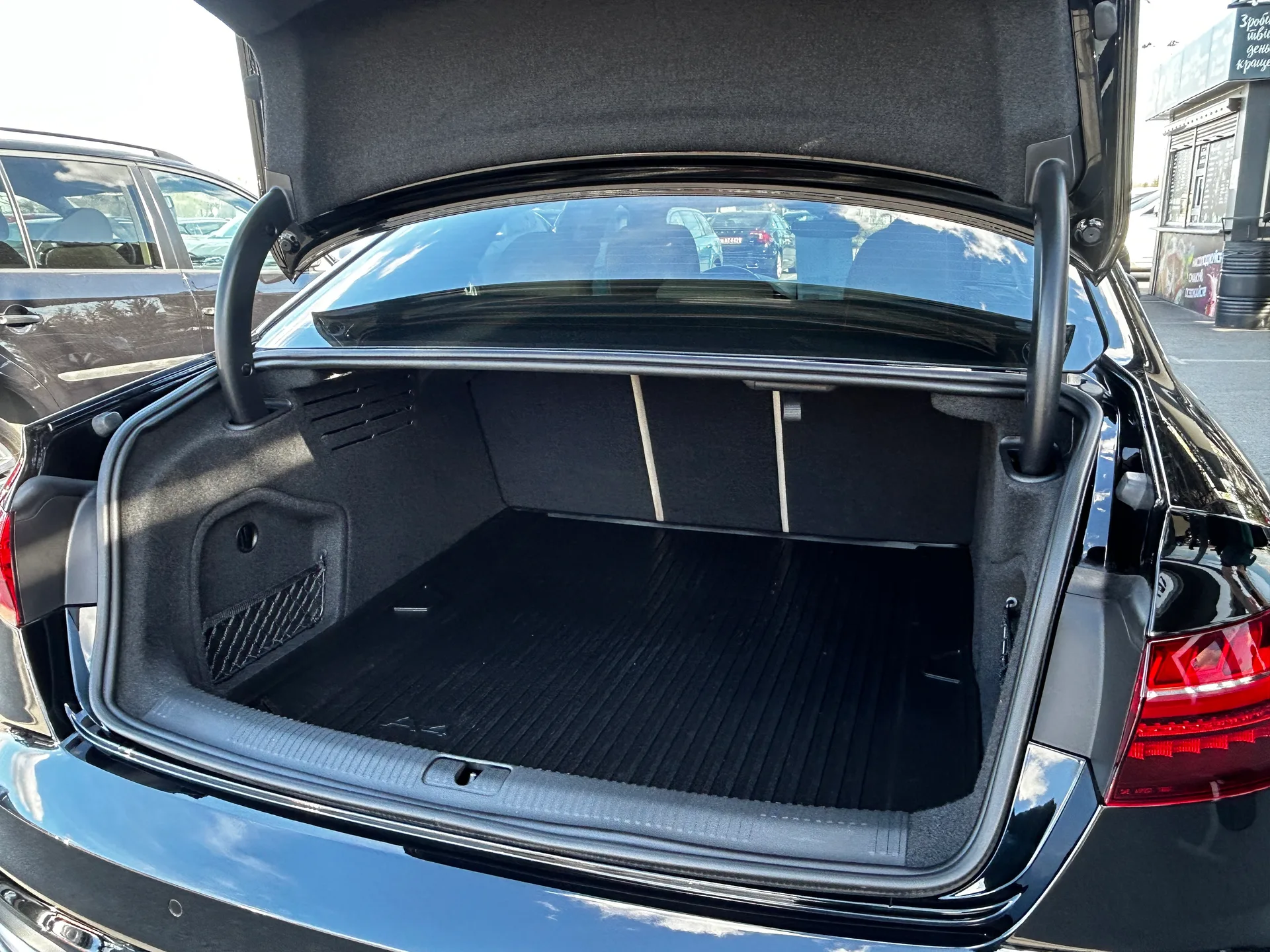 Audi A4 — фото 8