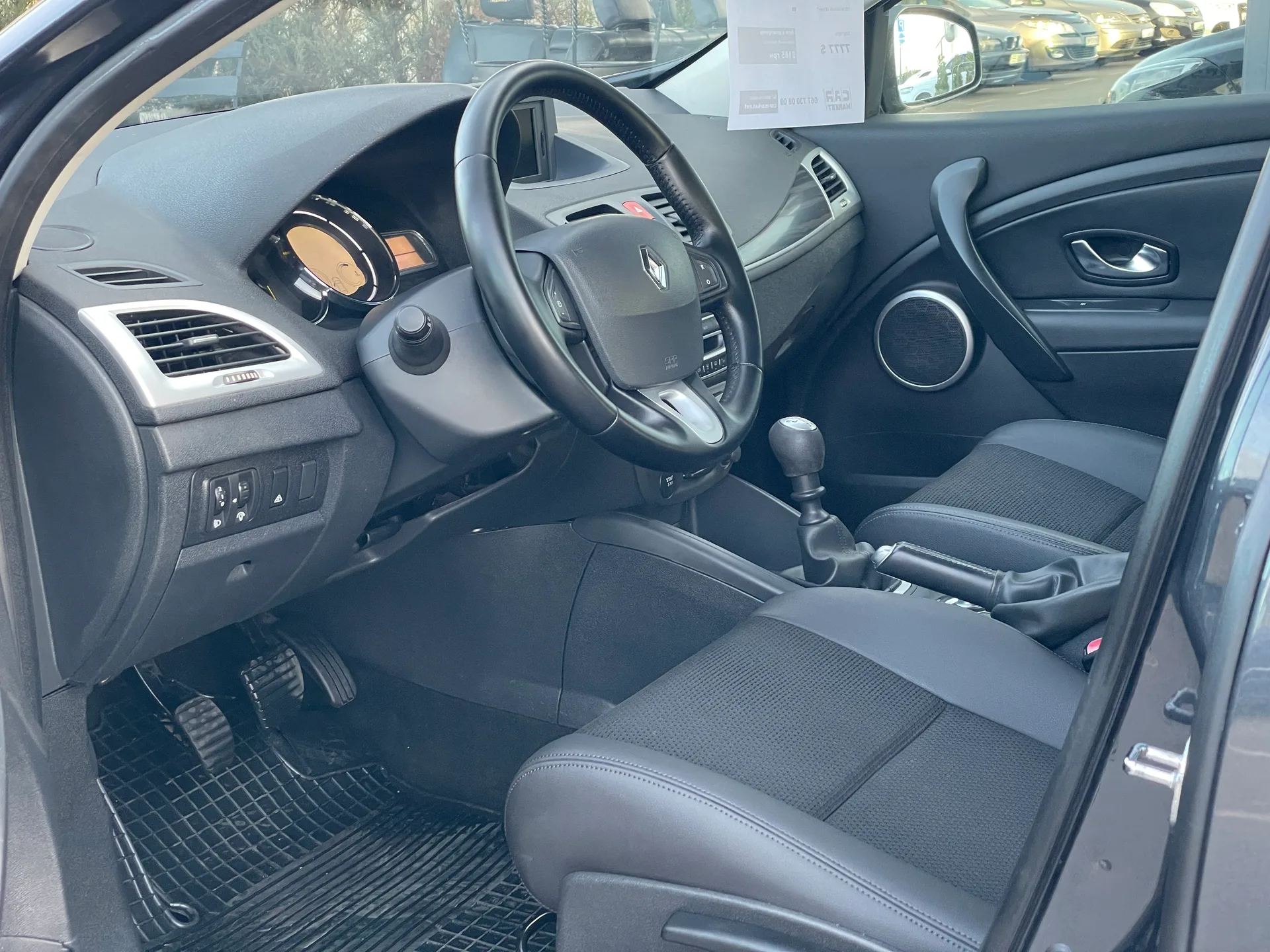 Renault Megane — фото 5