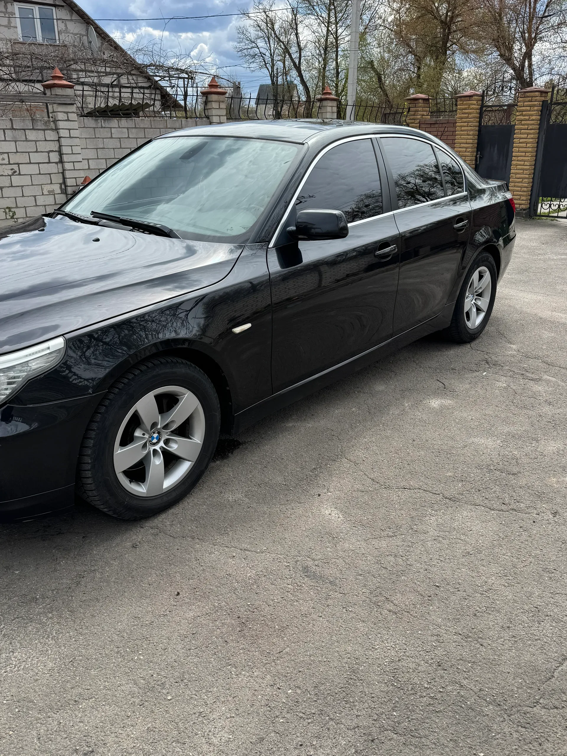 BMW 5 Series — фото 2