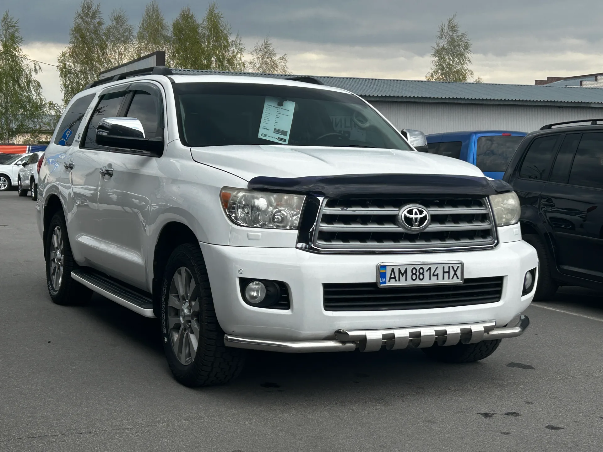 Toyota Sequoia — фото 2