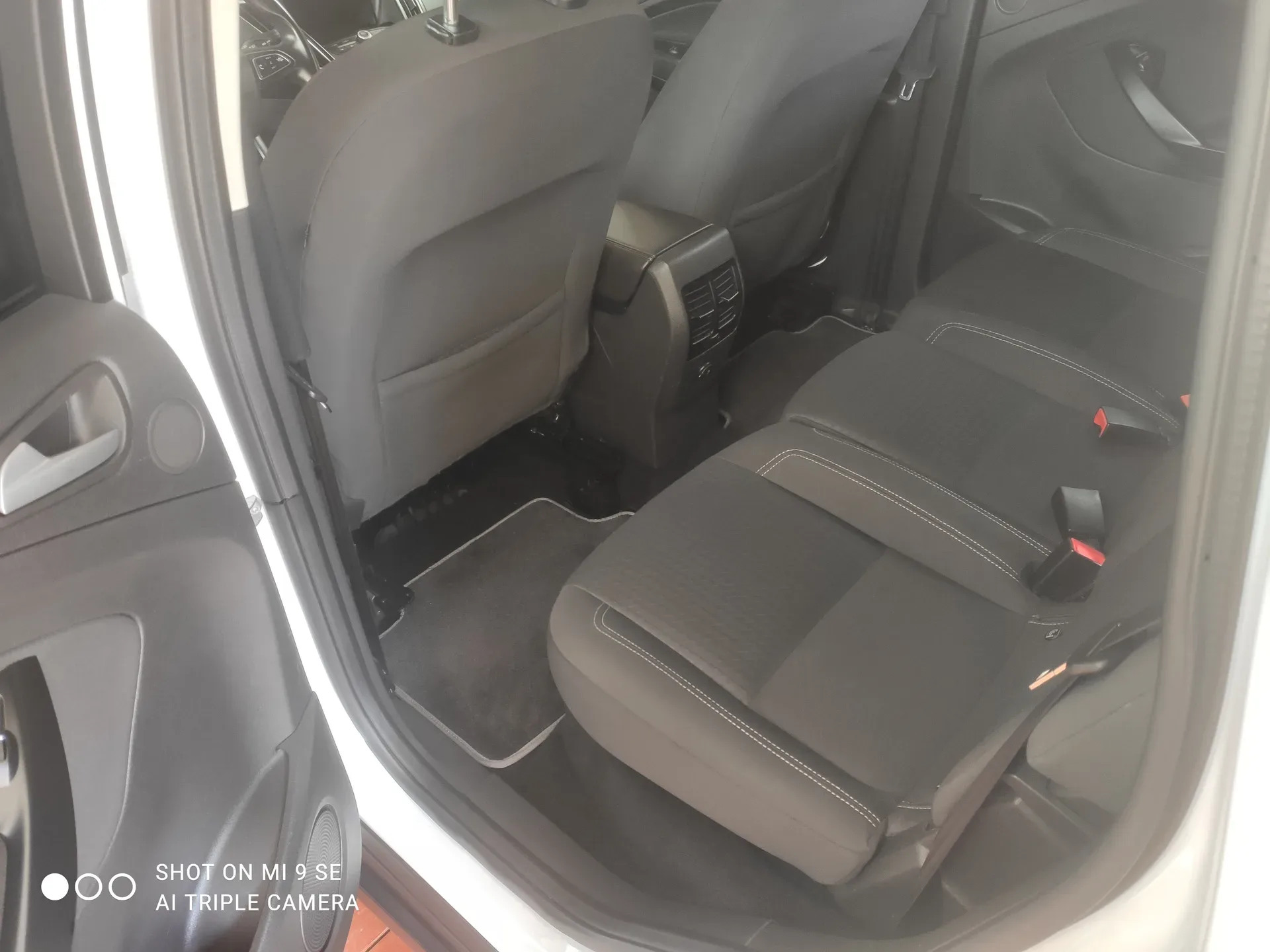 Ford C-Max — фото 13