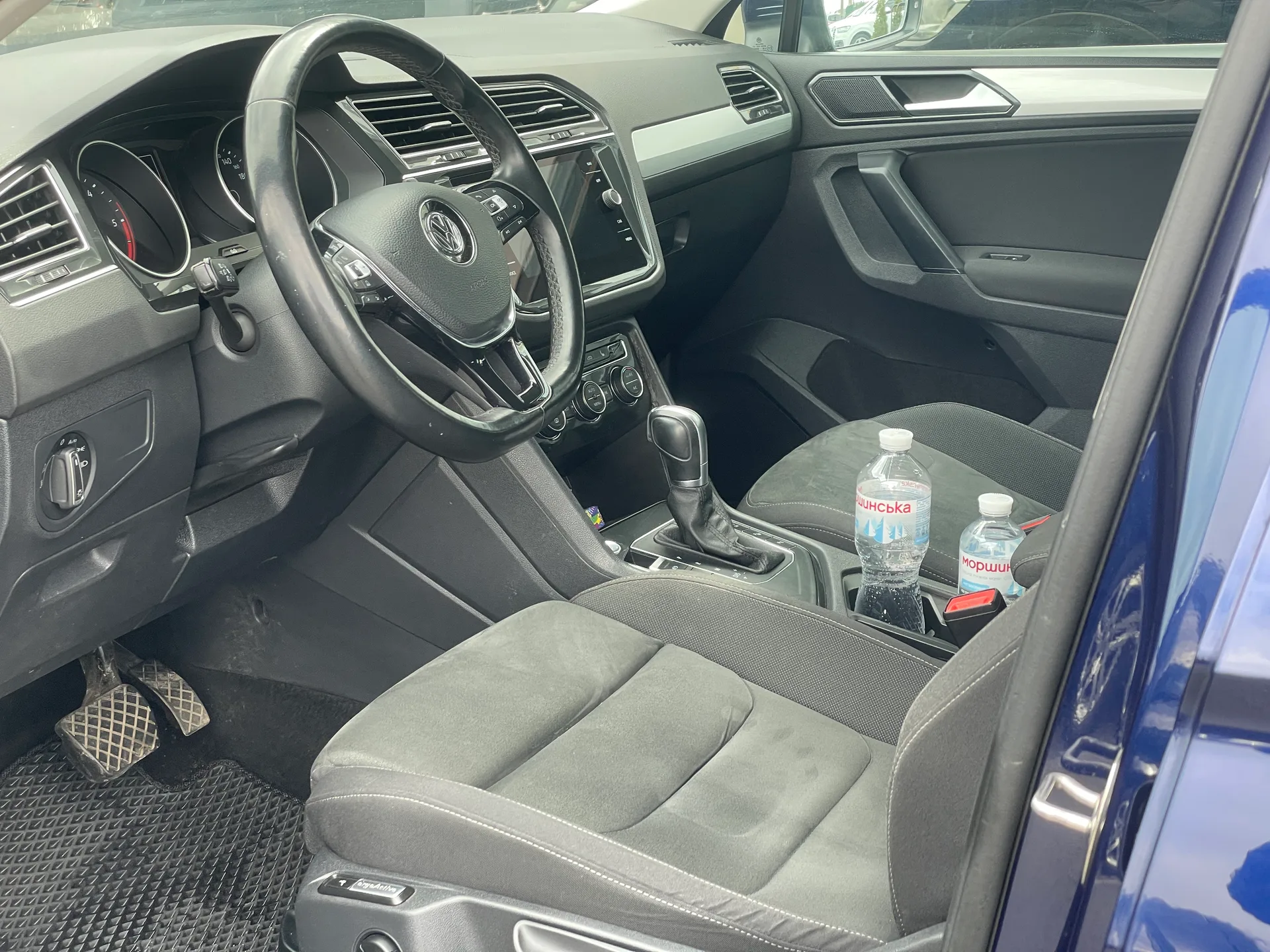 Volkswagen Tiguan — фото 14