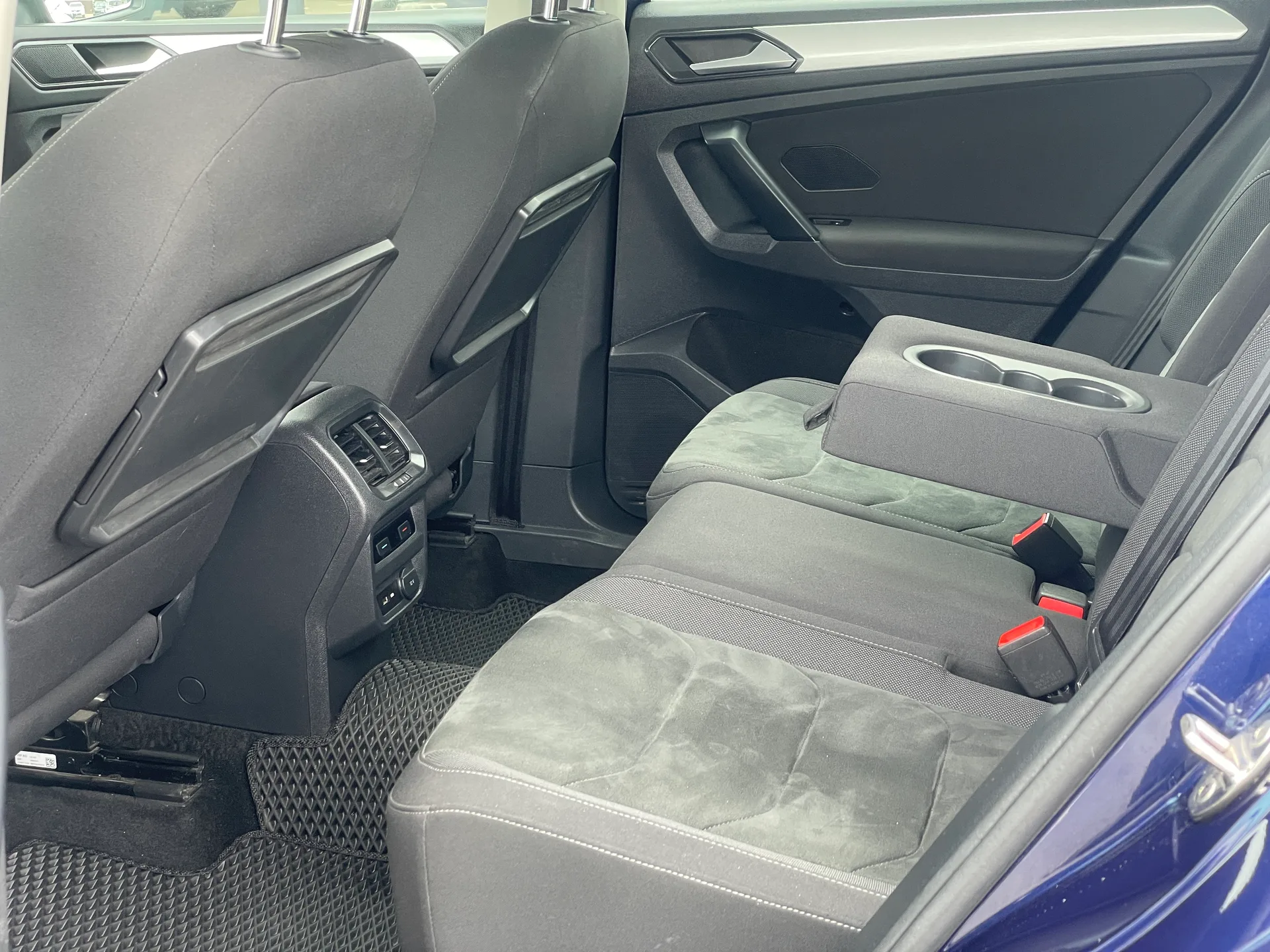 Volkswagen Tiguan — фото 16