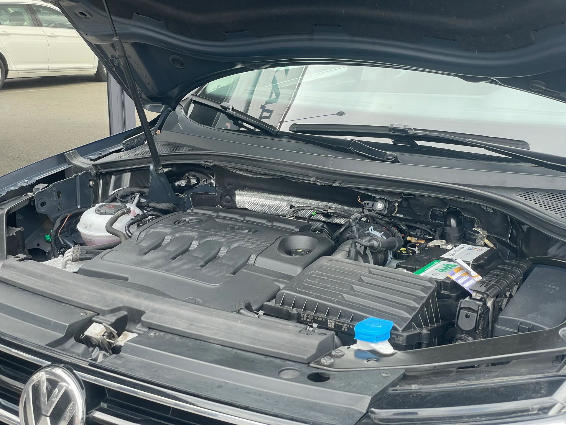 Volkswagen Tiguan — фото 17