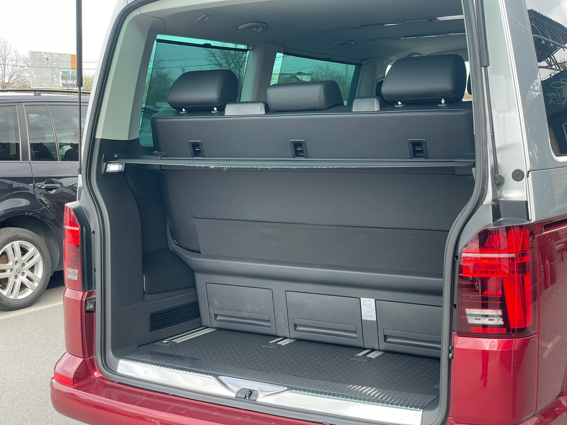 Volkswagen Multivan — фото 15