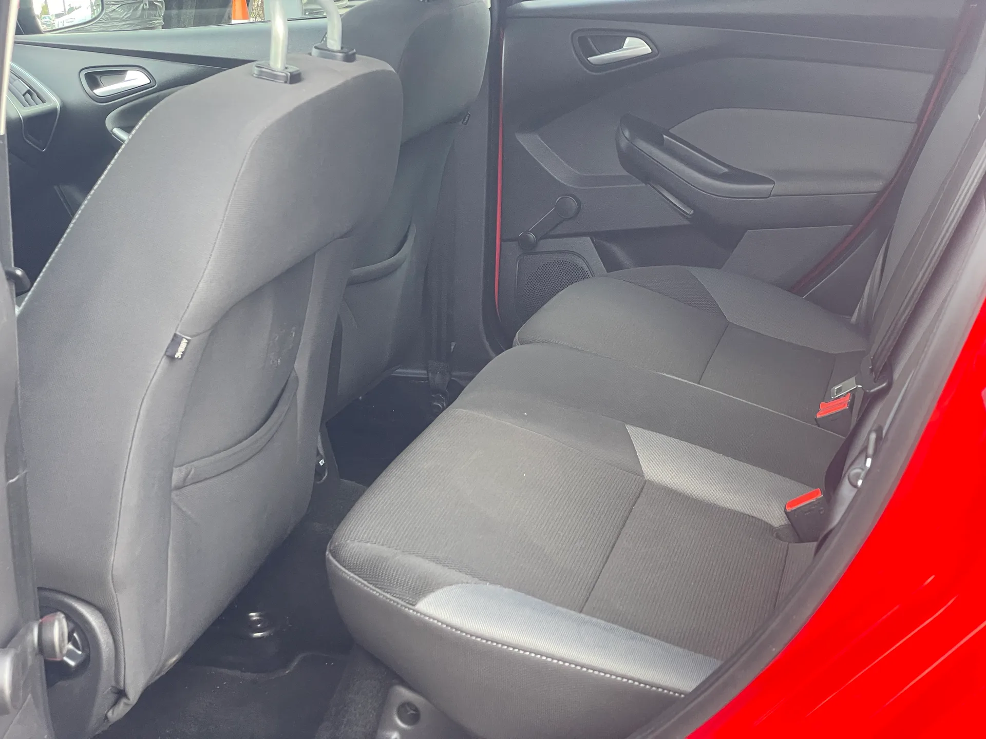 Ford Focus — фото 9