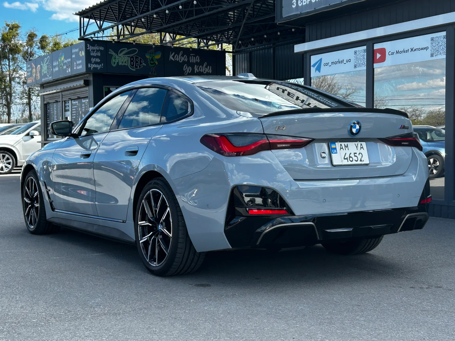 BMW i4 — фото 4