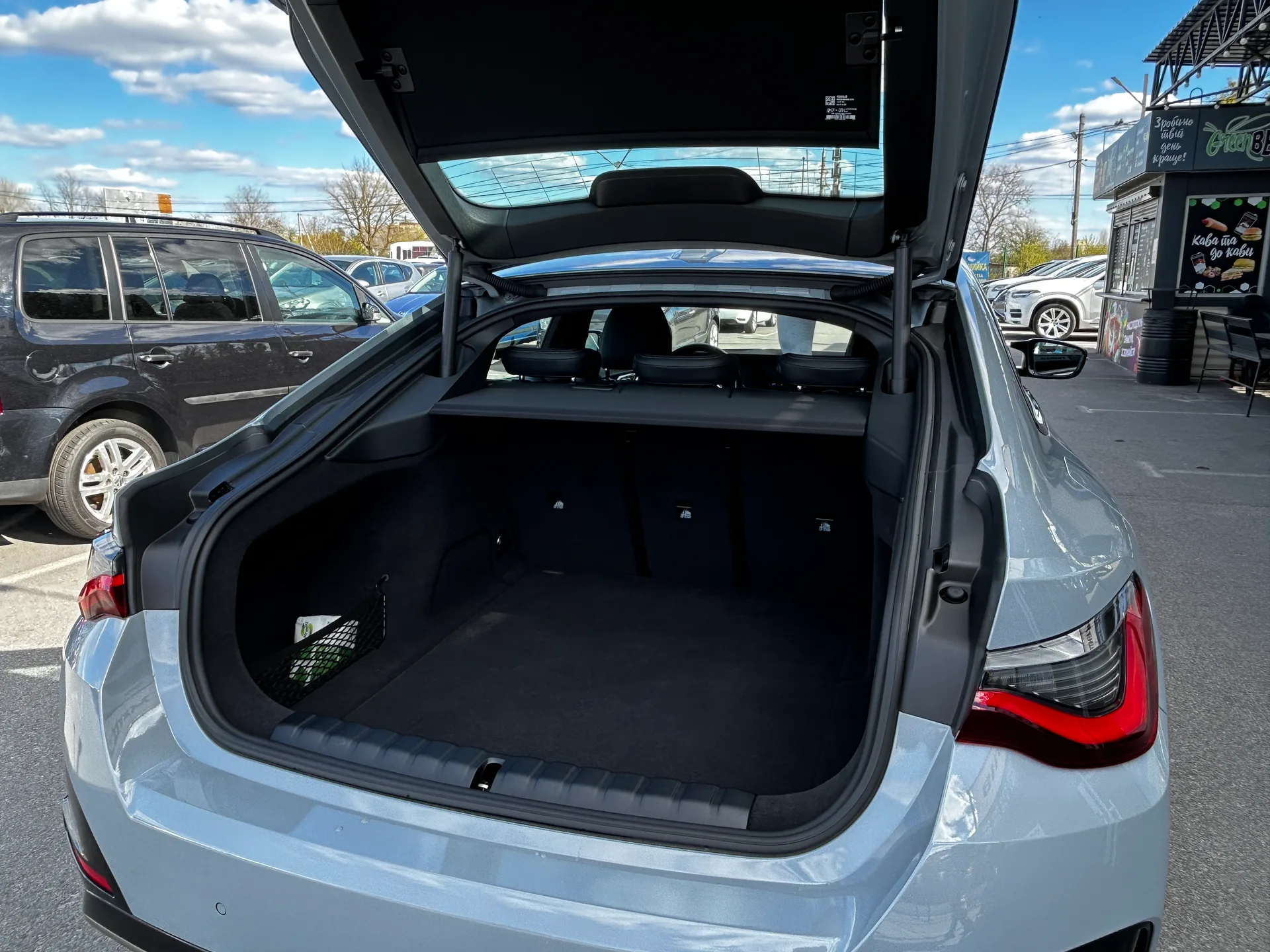 BMW i4 — фото 8