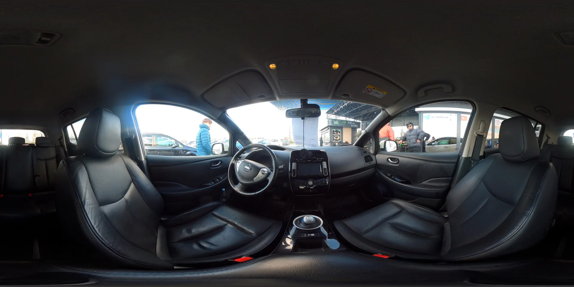 Nissan Leaf — 360°
