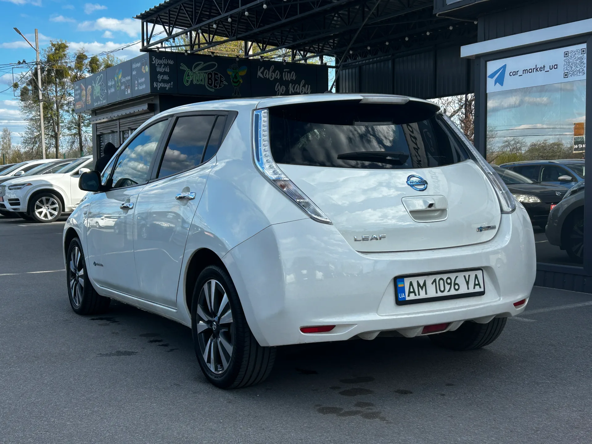 Nissan Leaf — фото 4