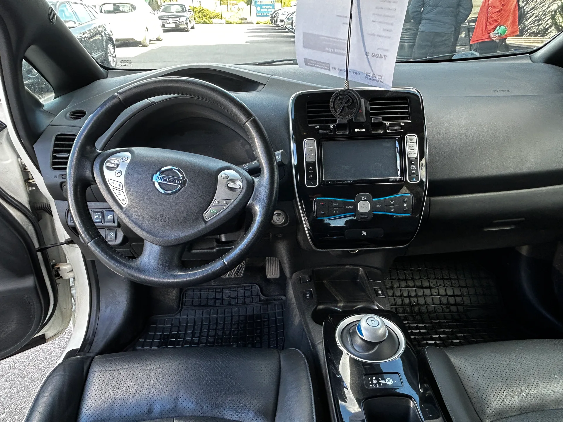 Nissan Leaf — фото 6