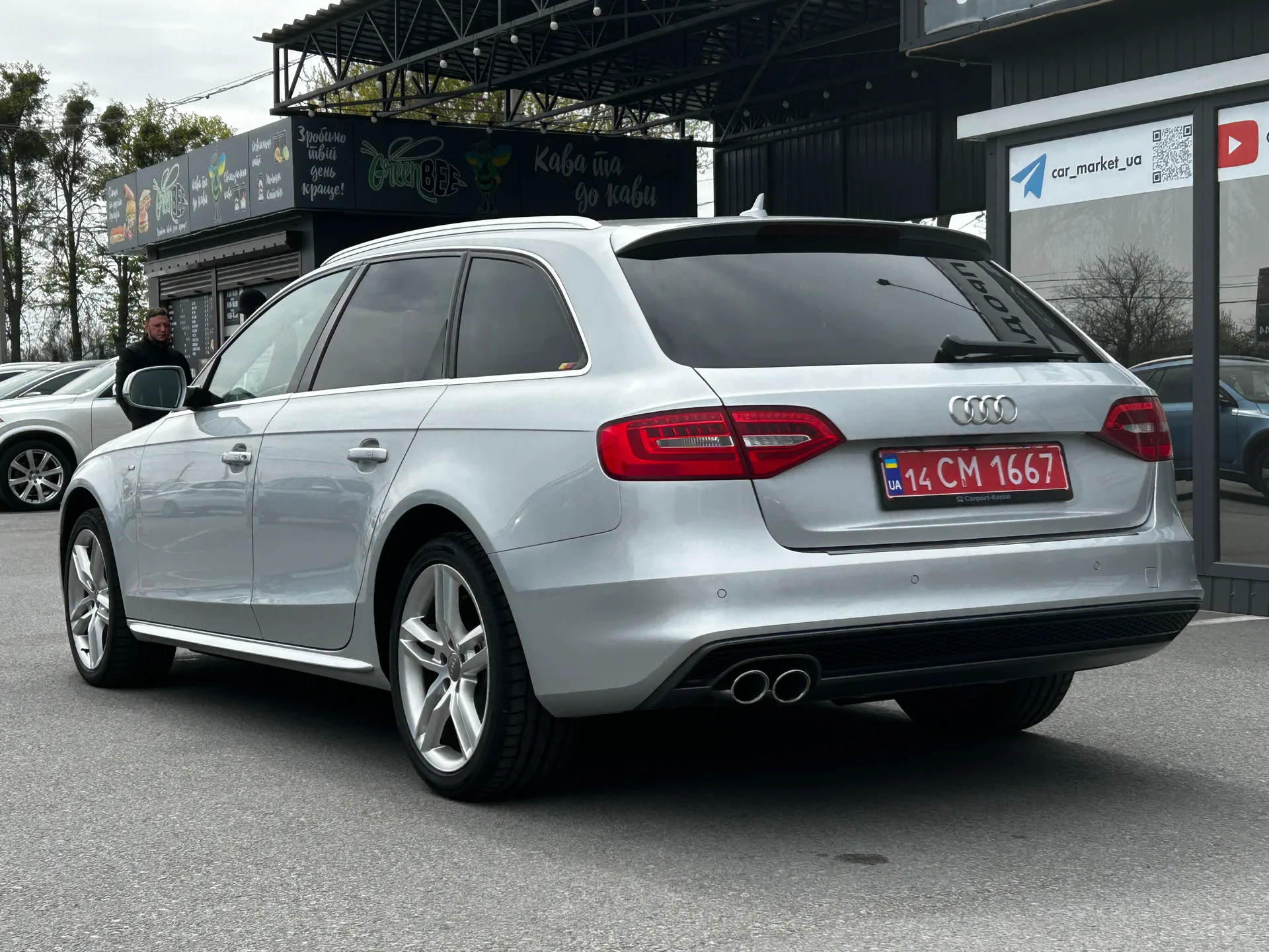 Audi A4 — фото 4