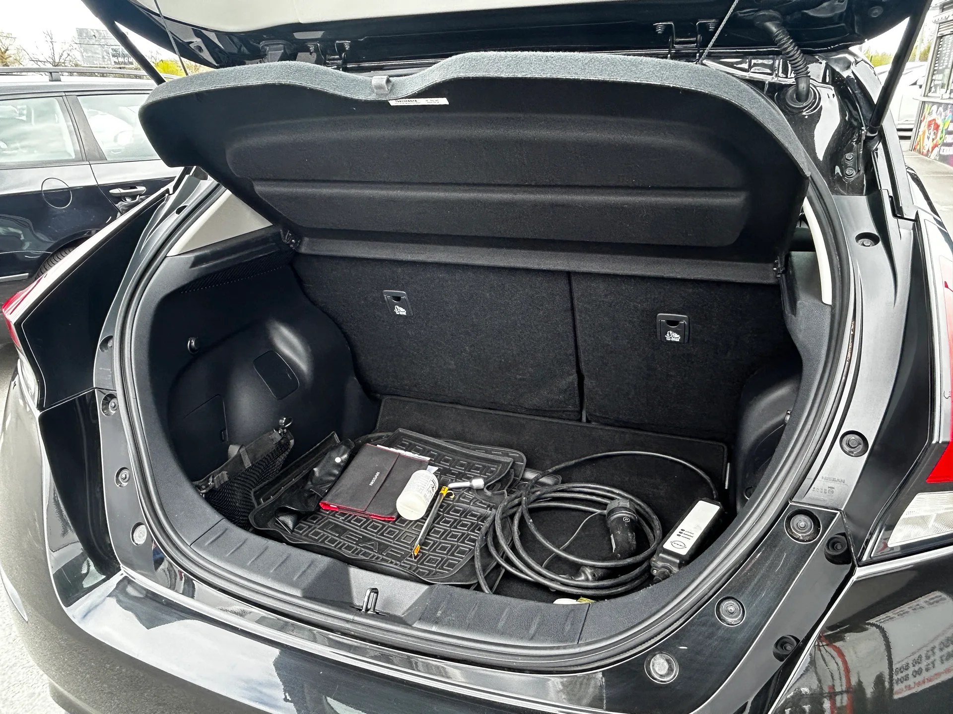 Nissan Leaf — фото 8