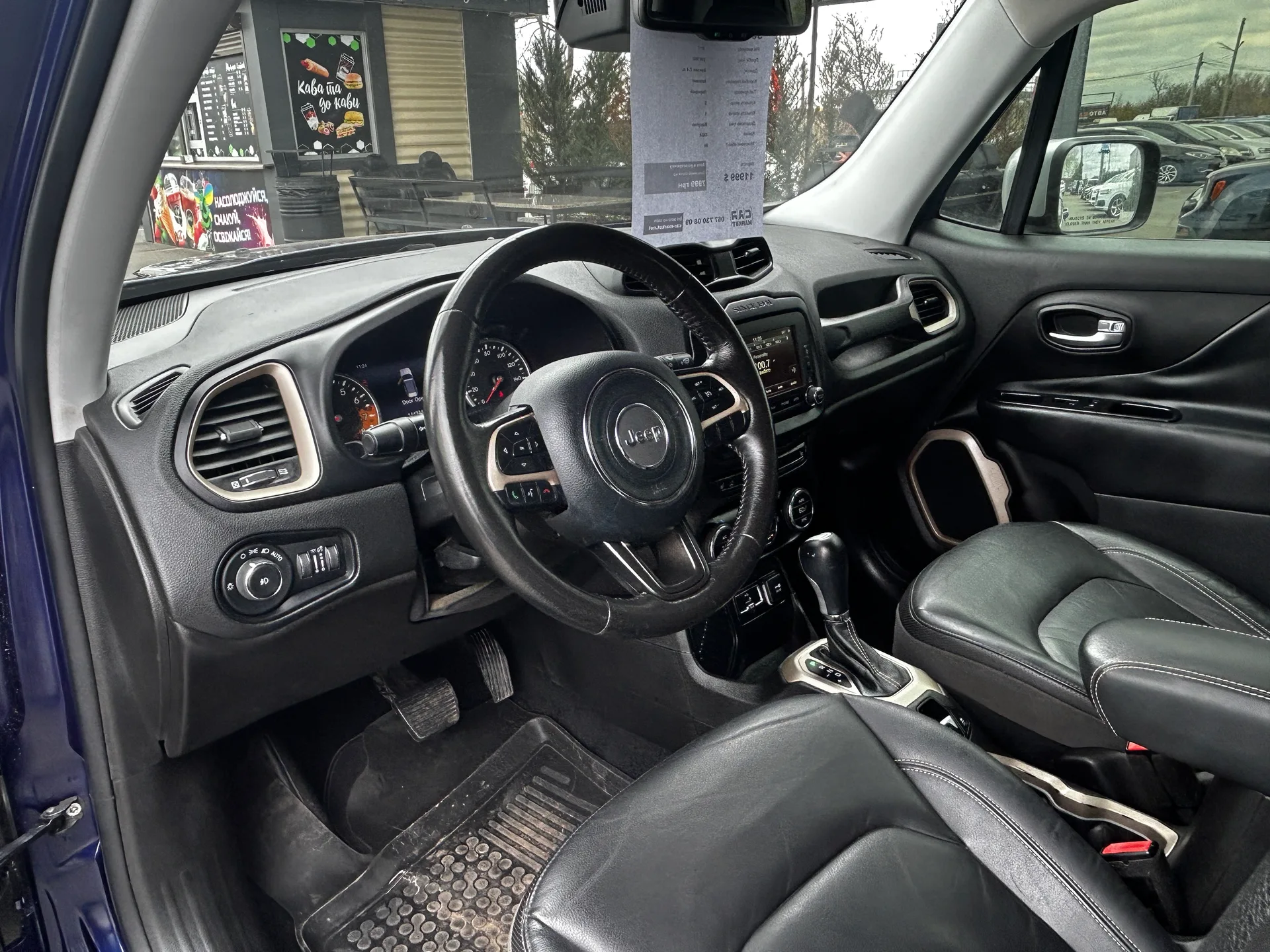 Jeep Renegade — фото 6