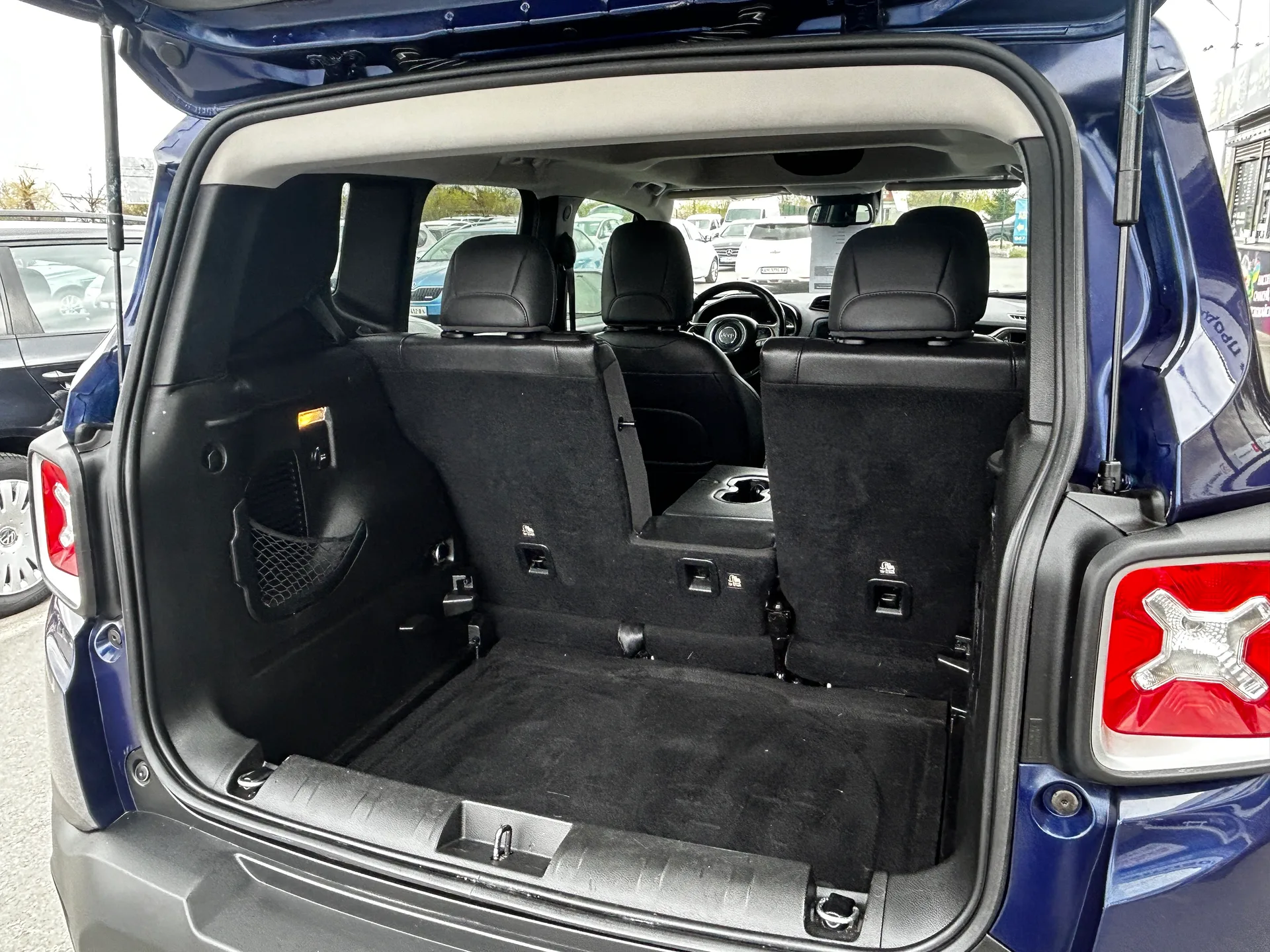 Jeep Renegade — фото 8