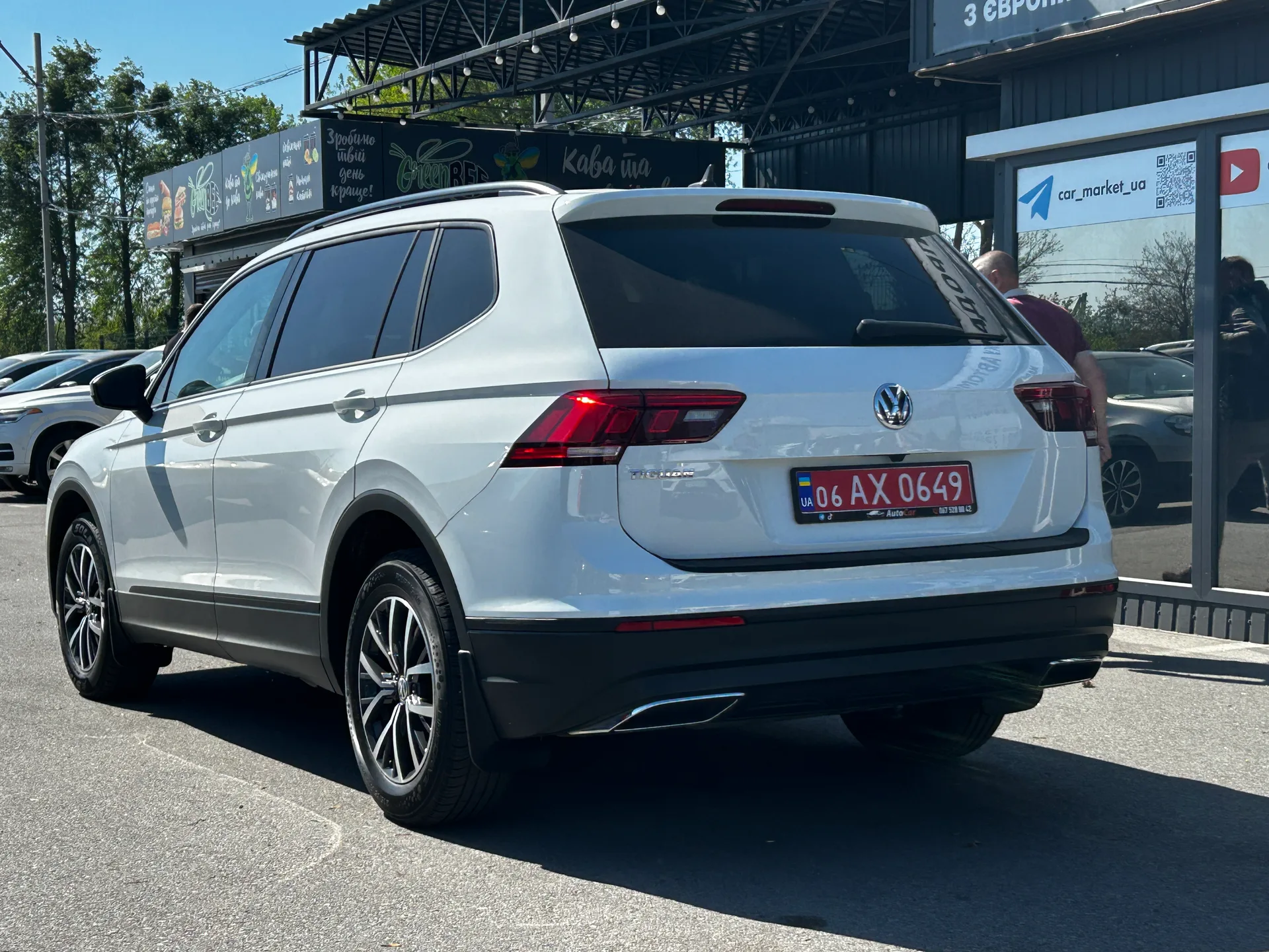 Volkswagen Tiguan — фото 4