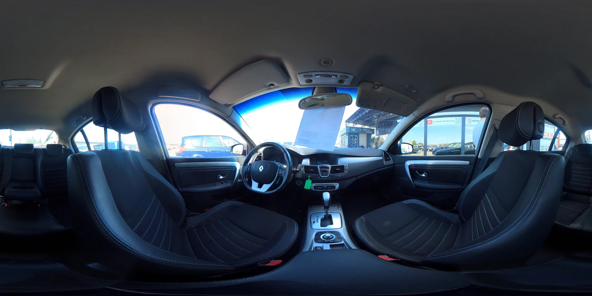 Renault Laguna — 360°