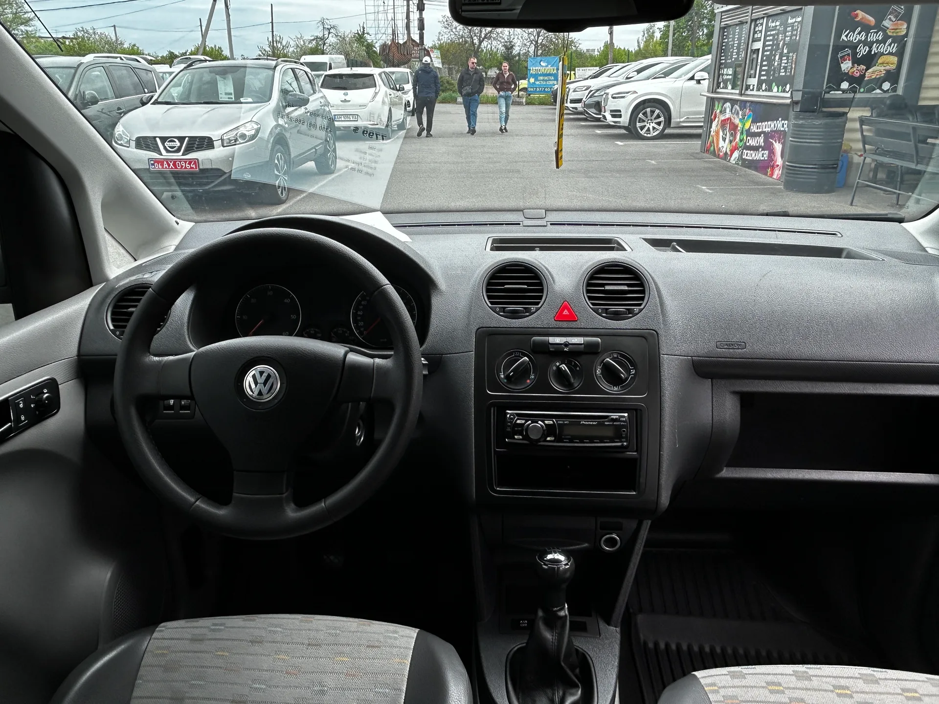 Volkswagen Caddy — фото 6