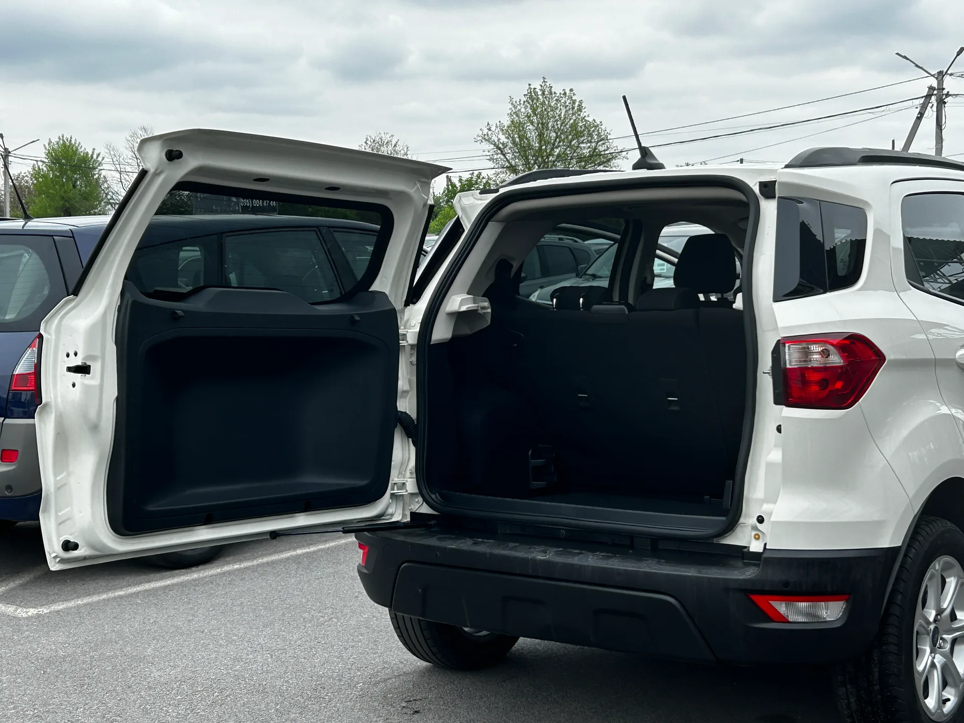 Ford EcoSport — фото 8