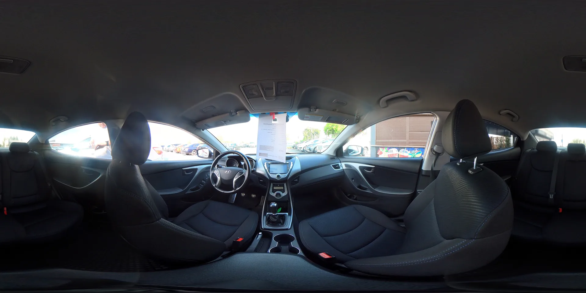 Hyundai Elantra — 360°
