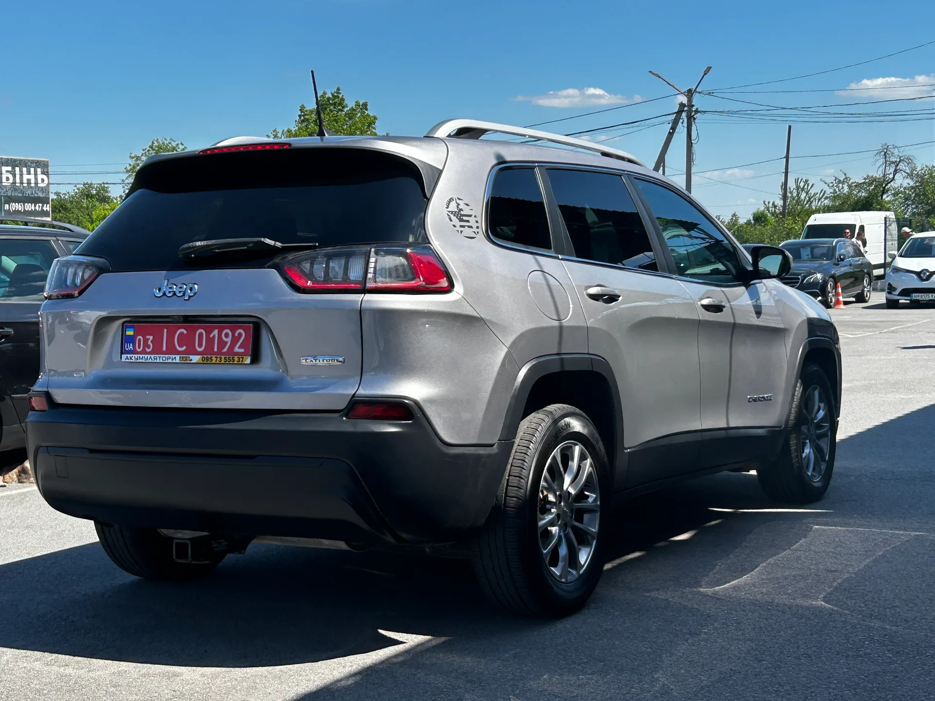 Jeep Cherokee — фото 4