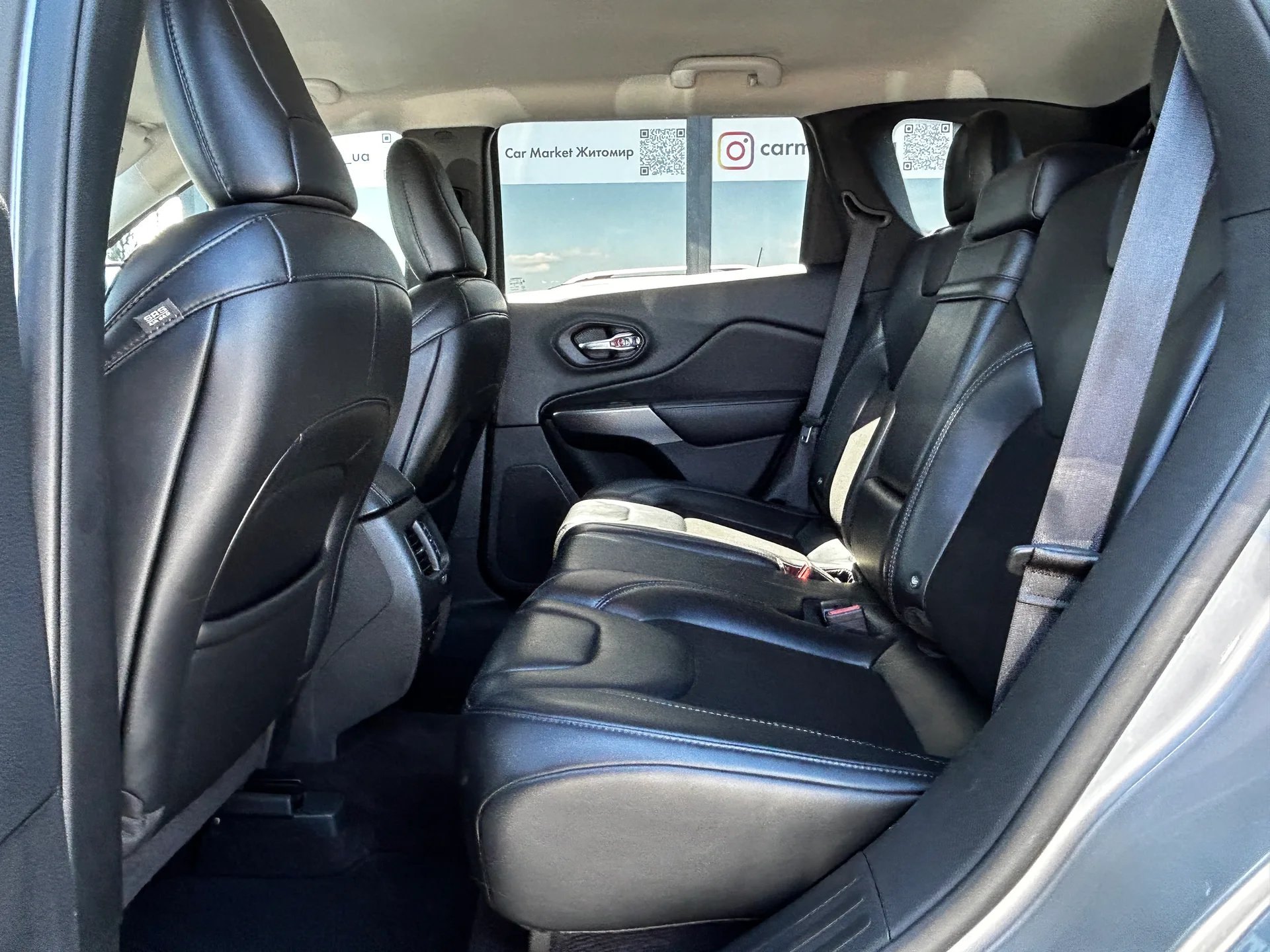 Jeep Cherokee — фото 8