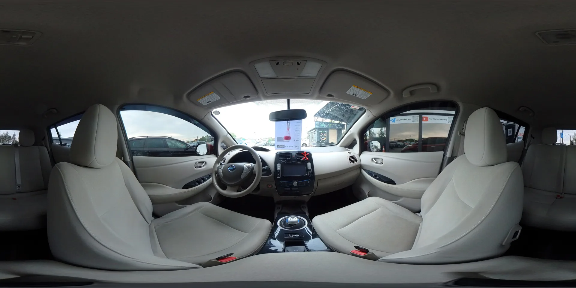 Nissan Leaf — 360°